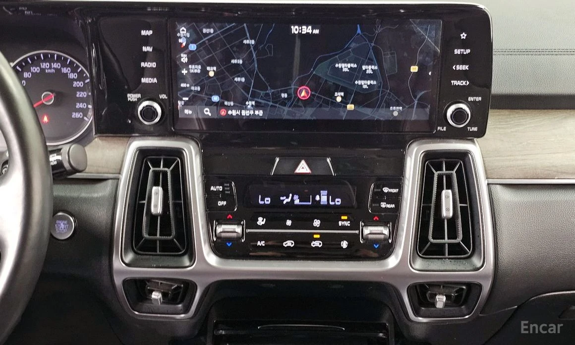 Kia Sorento 2.2 D PRESTIGE* 4x4* ПОДГРЕВ* ОБДУХВАНЕ* KEYLESS* , снимка 11 - Автомобили и джипове - 54218970