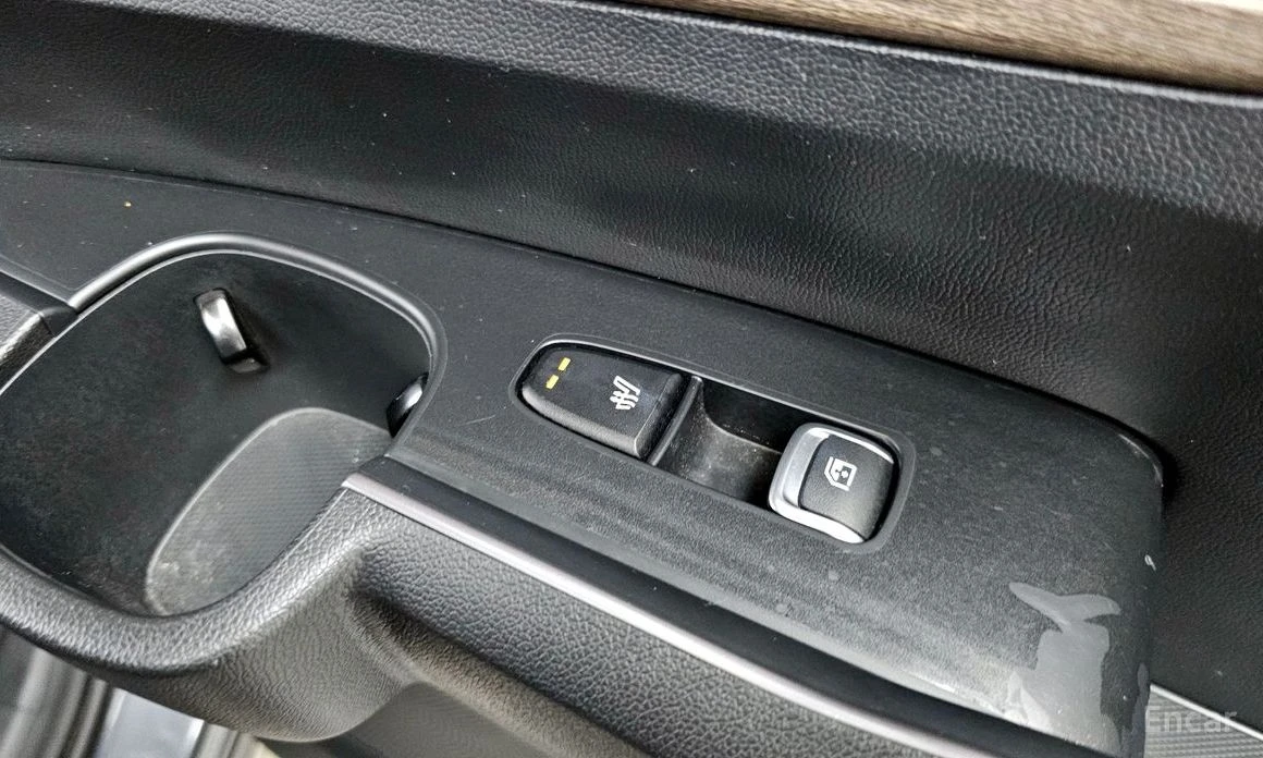 Kia Sorento 2.2 D PRESTIGE* 4x4* ПОДГРЕВ* ОБДУХВАНЕ* KEYLESS* , снимка 16 - Автомобили и джипове - 54218970