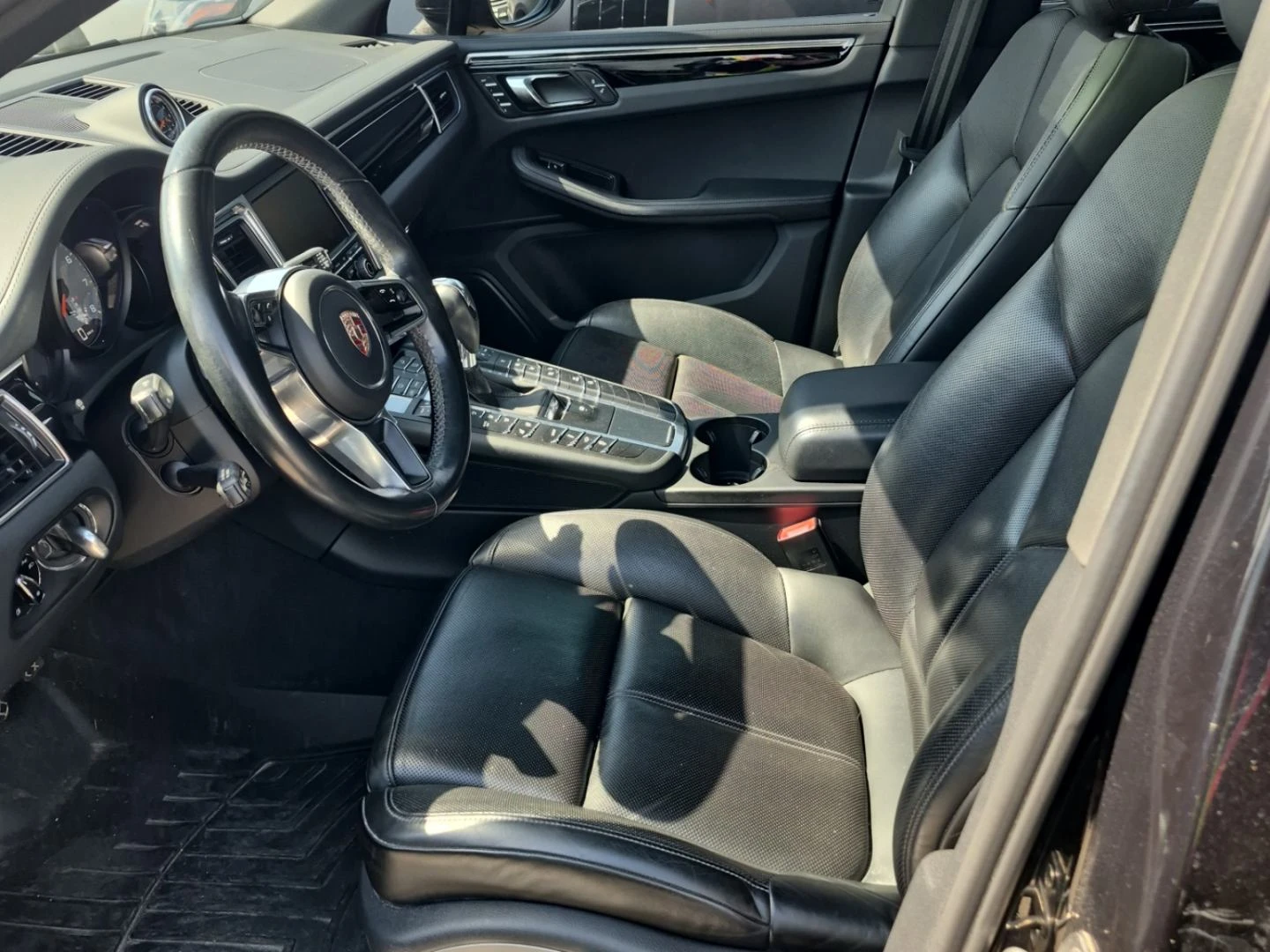 Porsche Macan, снимка 9 - Автомобили и джипове - 54417700