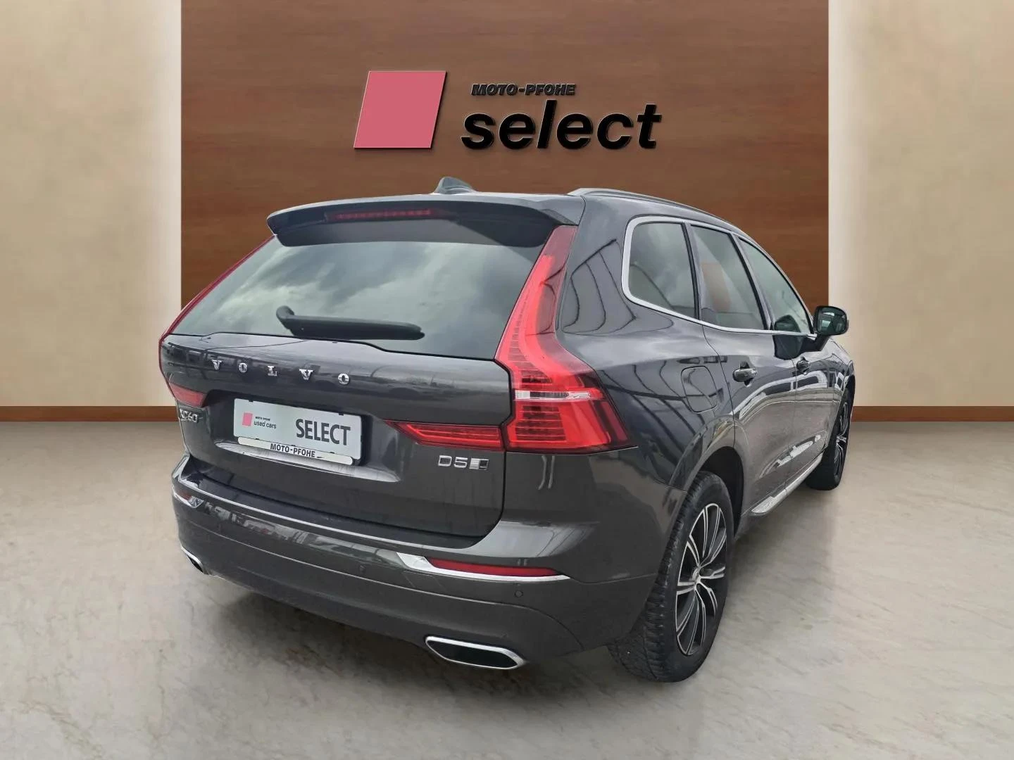 Volvo XC60 2.0 D5, снимка 5 - Автомобили и джипове - 54804511