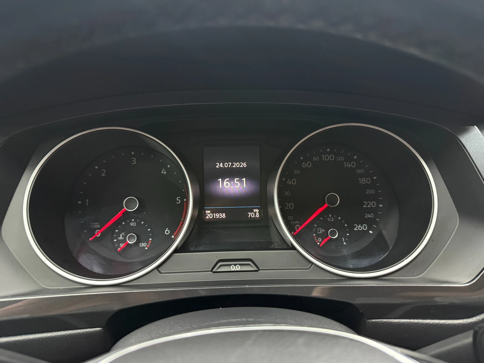VW Tiguan 2.0d 150 к.с./ГАРАНЦИЯ, снимка 13 - Автомобили и джипове - 55537101
