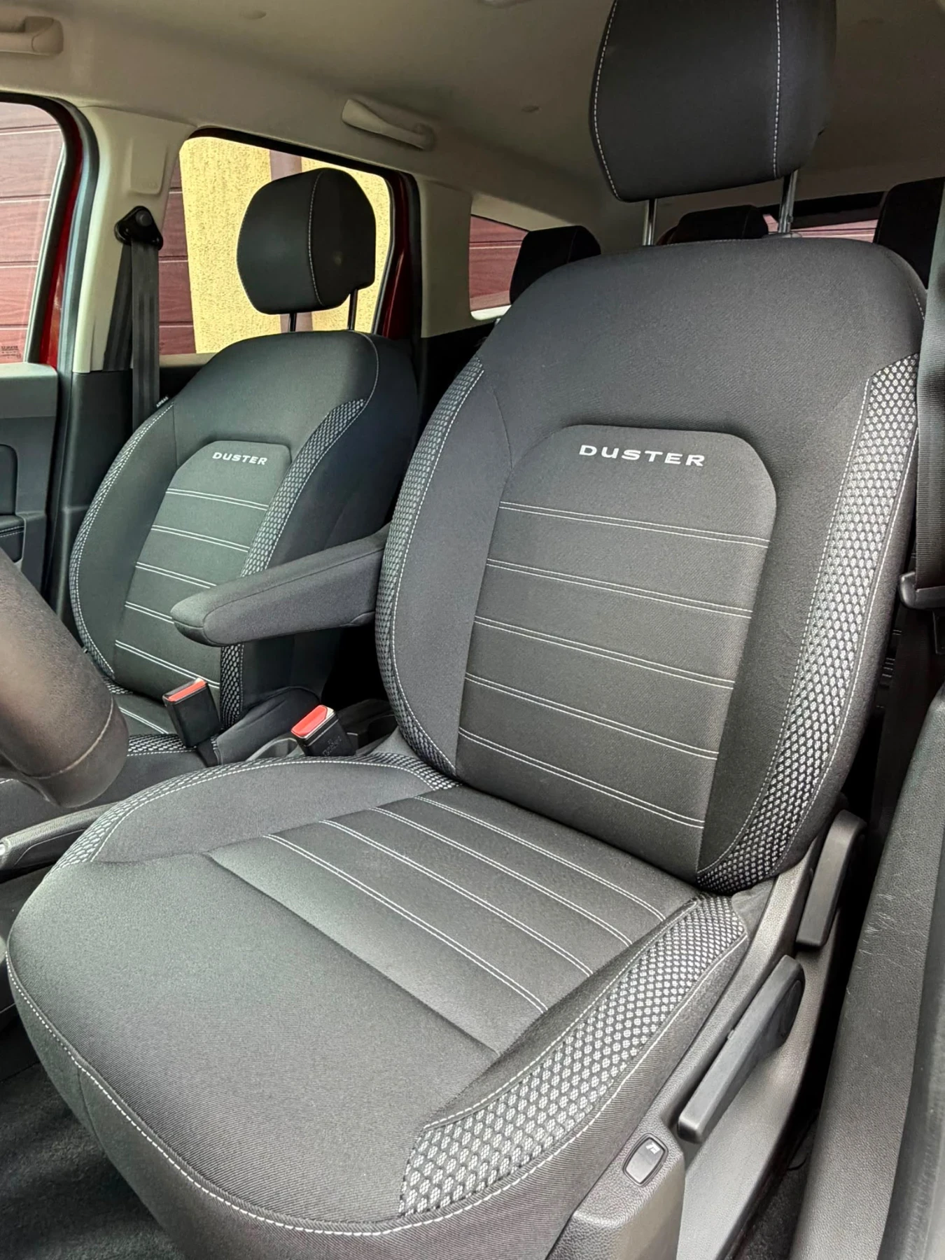 Dacia Duster 1.6i-LPG* PRESTIGE* ПЪЛНА СЕРВИЗНА ИСТОРИЯ!, снимка 7 - Автомобили и джипове - 55667430