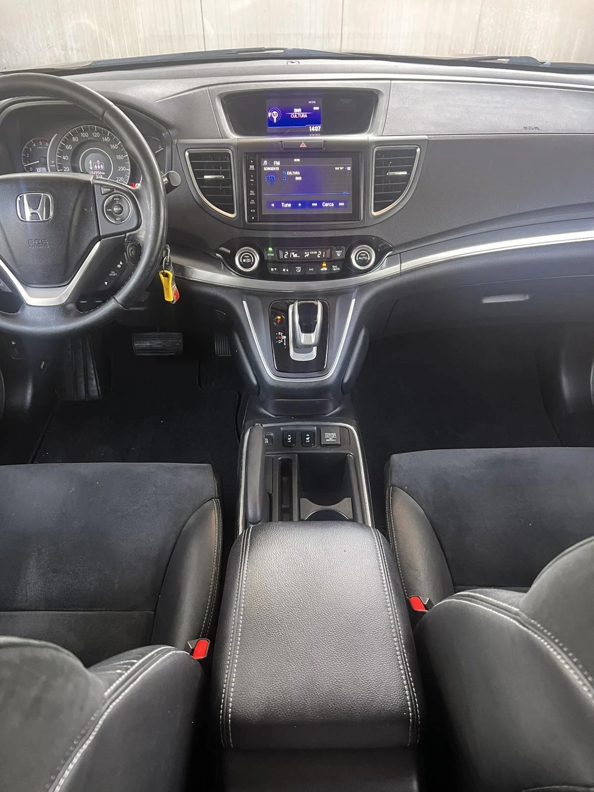 Honda Cr-v LED* 4x4* Camera* Alcantara, снимка 8 - Автомобили и джипове - 56259698