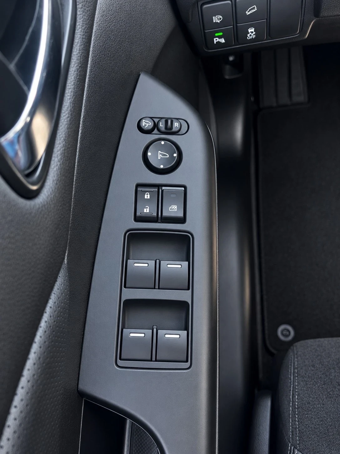 Honda Cr-v LED* 4x4* Camera* Alcantara, снимка 13 - Автомобили и джипове - 56259698