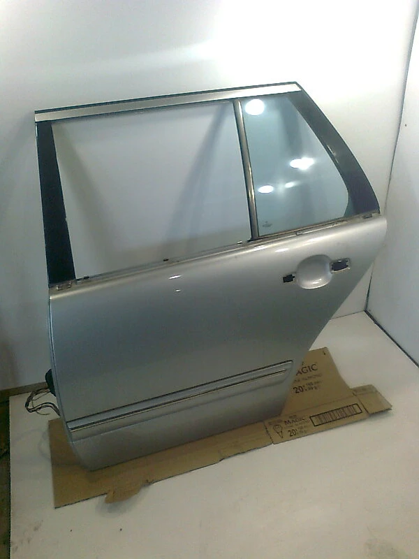 врата лява задна за Мерцедес е270 цди w210 комби