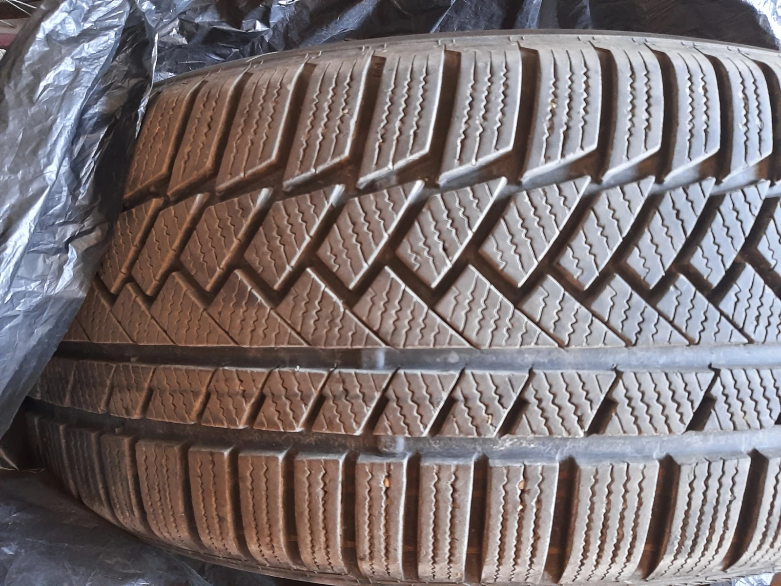 Гуми Зимни 235/50R19