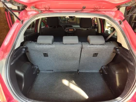Toyota Yaris 1.3 6скор., снимка 4
