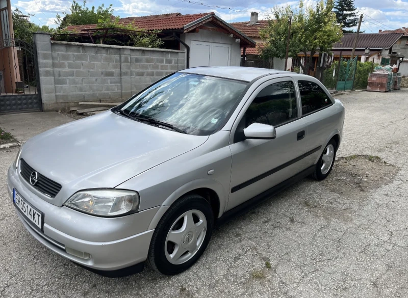 Opel Astra 1.8 16V, снимка 3 - Автомобили и джипове - 48454166