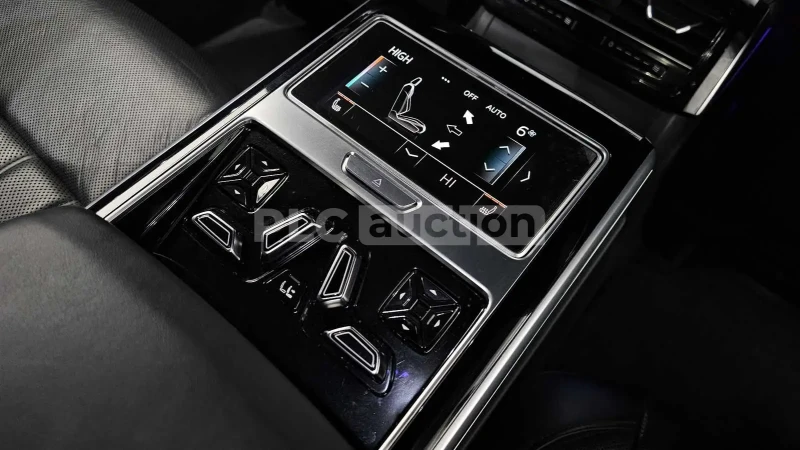 Audi A8, снимка 14 - Автомобили и джипове - 48718909