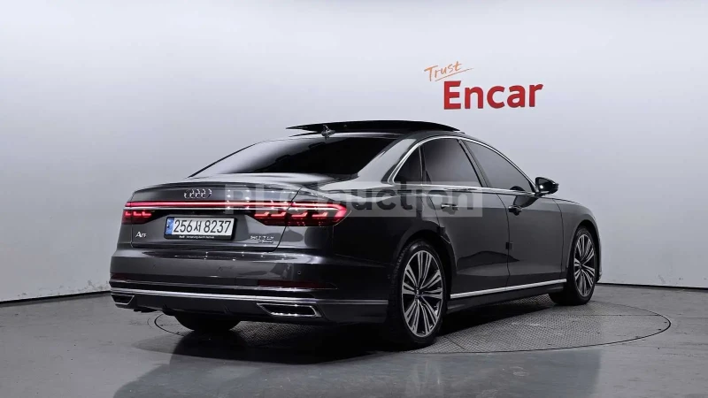 Audi A8, снимка 2 - Автомобили и джипове - 48718909