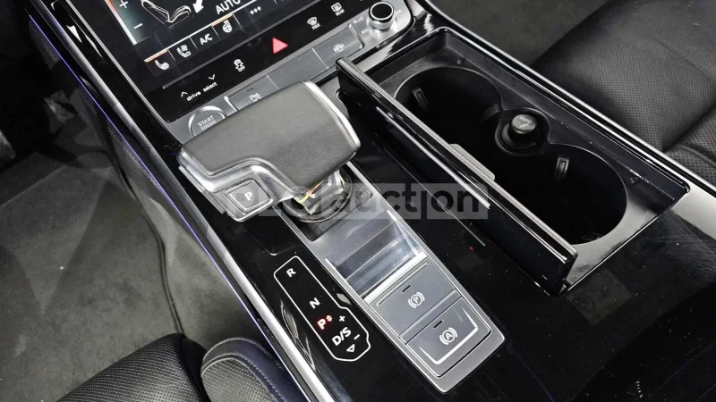 Audi A8, снимка 10 - Автомобили и джипове - 48718909