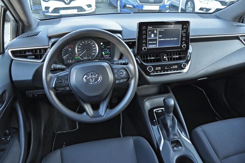 Toyota Corolla 1.8 hybrid Гаранционен!, снимка 8 - Автомобили и джипове - 49563670