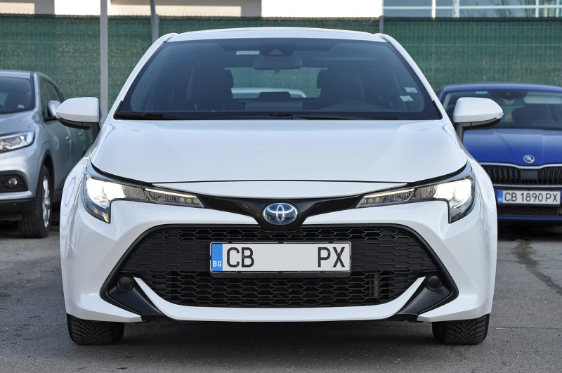 Toyota Corolla 1.8 hybrid Гаранционен!, снимка 2 - Автомобили и джипове - 49563670