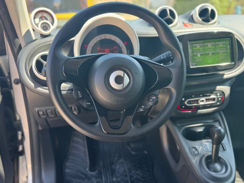 Smart Fortwo EQ 22kW, снимка 13 - Автомобили и джипове - 50997211