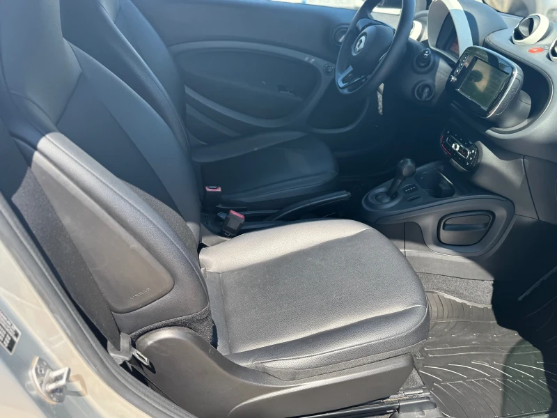 Smart Fortwo EQ 22kW, снимка 11 - Автомобили и джипове - 50997211