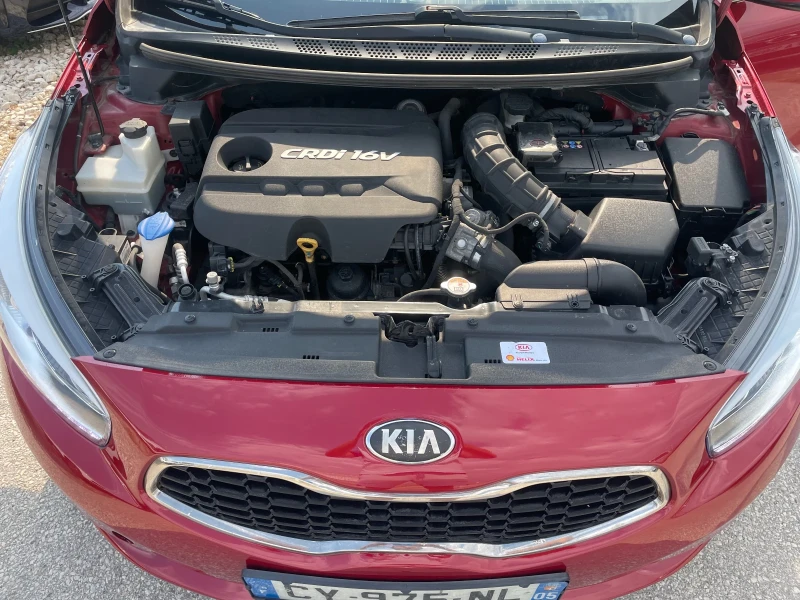 Kia Ceed 1.6 CRDi Full Top, снимка 15 - Автомобили и джипове - 51191282