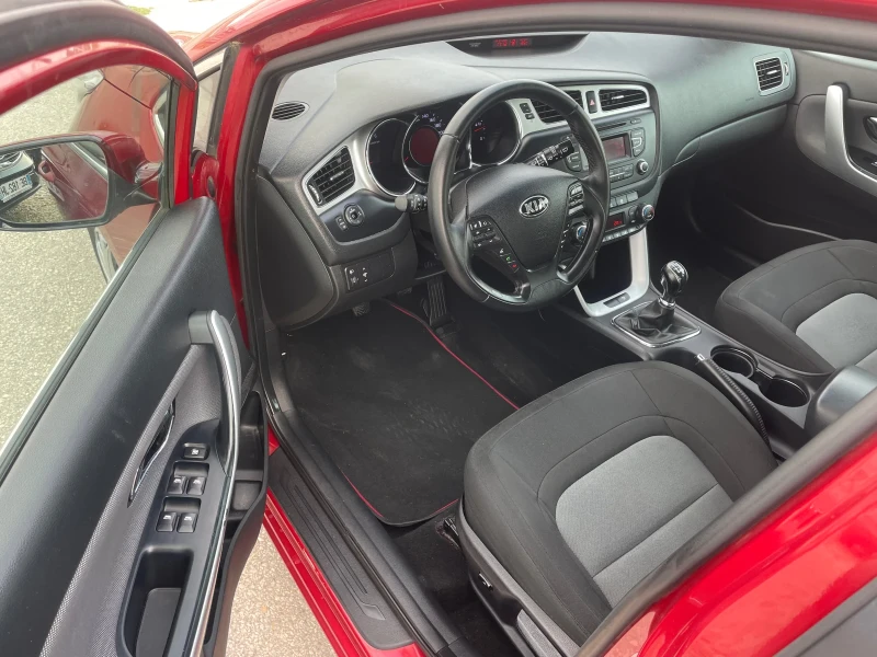 Kia Ceed 1.6 CRDi Full Top, снимка 5 - Автомобили и джипове - 51191282