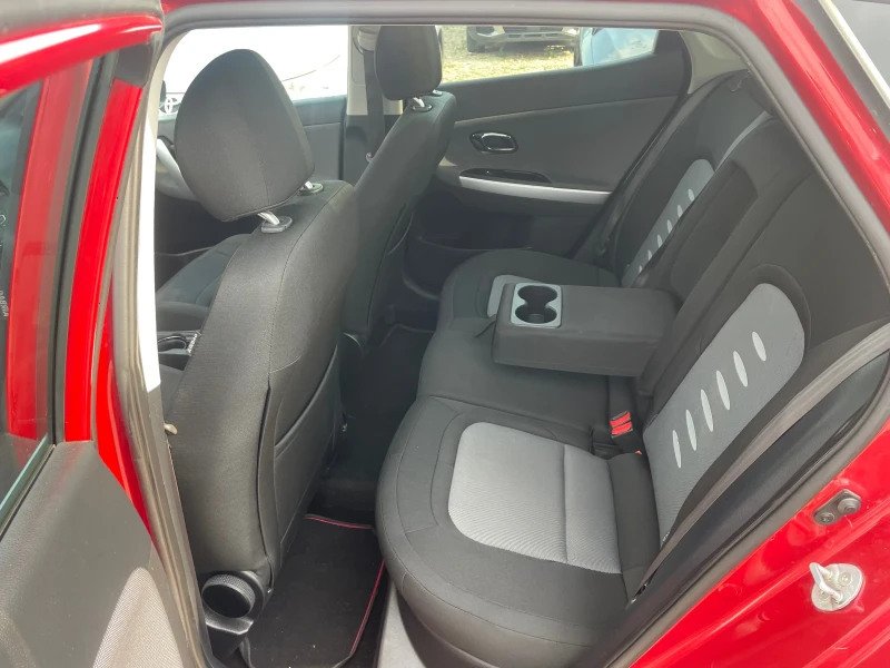 Kia Ceed 1.6 CRDi Full Top, снимка 9 - Автомобили и джипове - 51191282