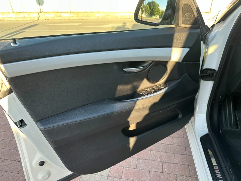 BMW 5 Gran Turismo 530d xDrive, снимка 8 - Автомобили и джипове - 52656772