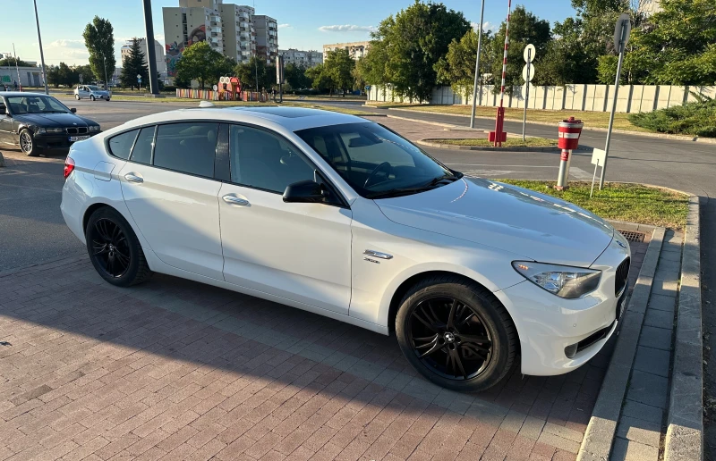 BMW 5 Gran Turismo 530d xDrive, снимка 3 - Автомобили и джипове - 52656772