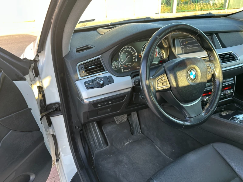 BMW 5 Gran Turismo 530d xDrive, снимка 12 - Автомобили и джипове - 52656772