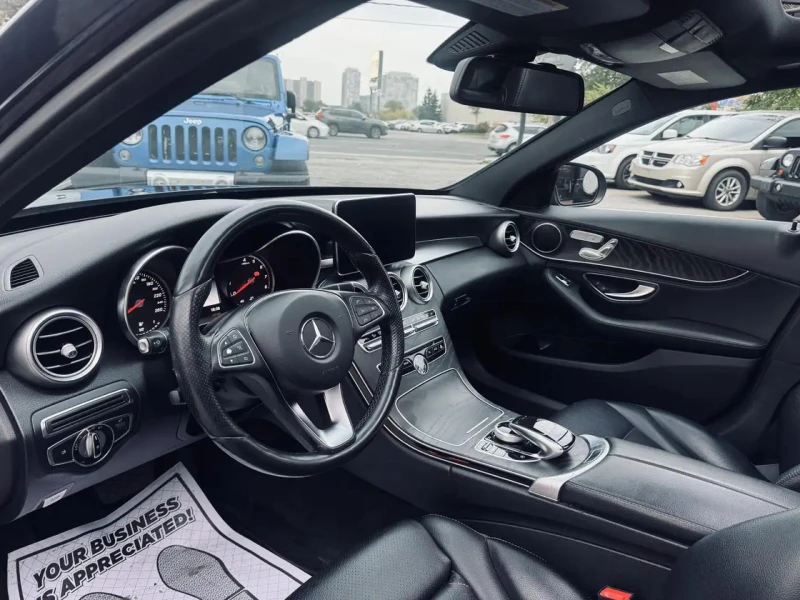 Mercedes-Benz C 300 AMG Пакет* Амбиент* Пано, снимка 5 - Автомобили и джипове - 52317631