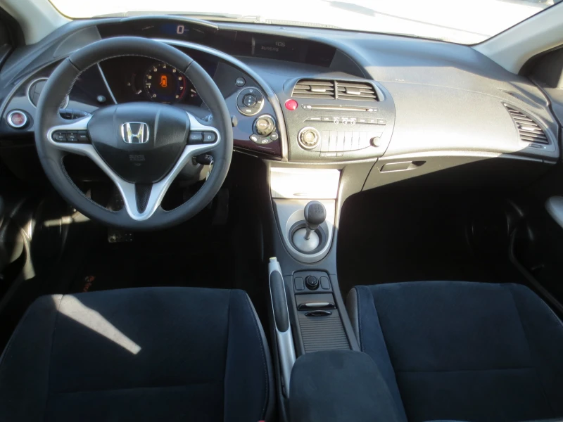 Honda Civic 1.4 VVT-I, снимка 13 - Автомобили и джипове - 52626008