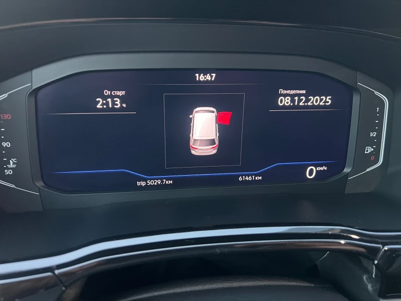 VW Touran 2.0TDI, снимка 10 - Автомобили и джипове - 52696786