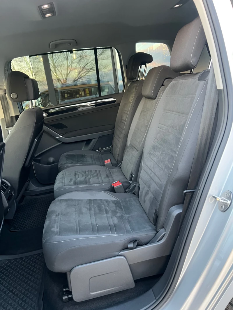 VW Touran 2.0TDI, снимка 12 - Автомобили и джипове - 52696786