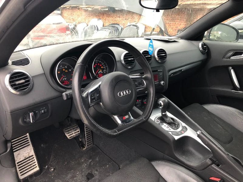 Audi Tt 2.0TFSI SLINE, снимка 7 - Автомобили и джипове - 45090135