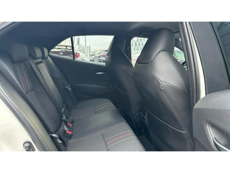 Toyota Corolla HB 1.8 HSD GR-SPORT - изображение 7