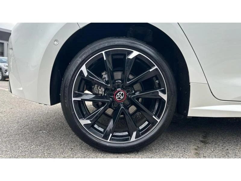 Toyota Corolla HB 1.8 HSD GR-SPORT, снимка 16 - Автомобили и джипове - 52949189