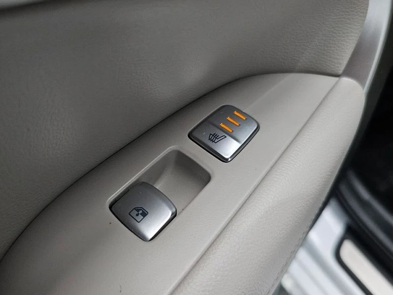 Genesis G70 2.0 Automatic, снимка 8 - Автомобили и джипове - 55598158