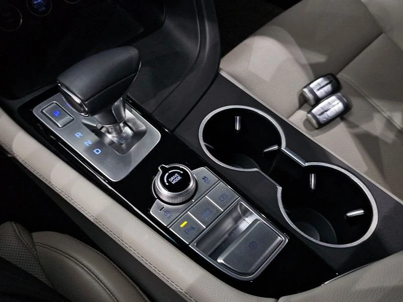 Genesis G70 2.0 Automatic, снимка 12 - Автомобили и джипове - 55598158
