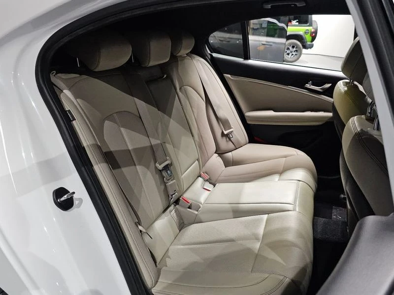 Genesis G70 2.0 Automatic, снимка 16 - Автомобили и джипове - 55598158