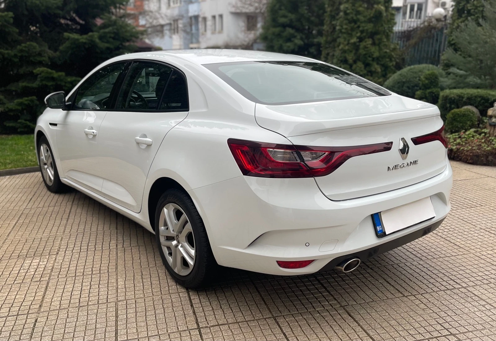 Renault Megane 1.3 TCE MT/Гаранционен - изображение 6