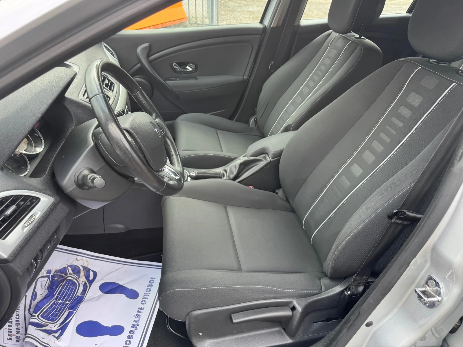 Renault Megane 15 dci 110ks - изображение 9