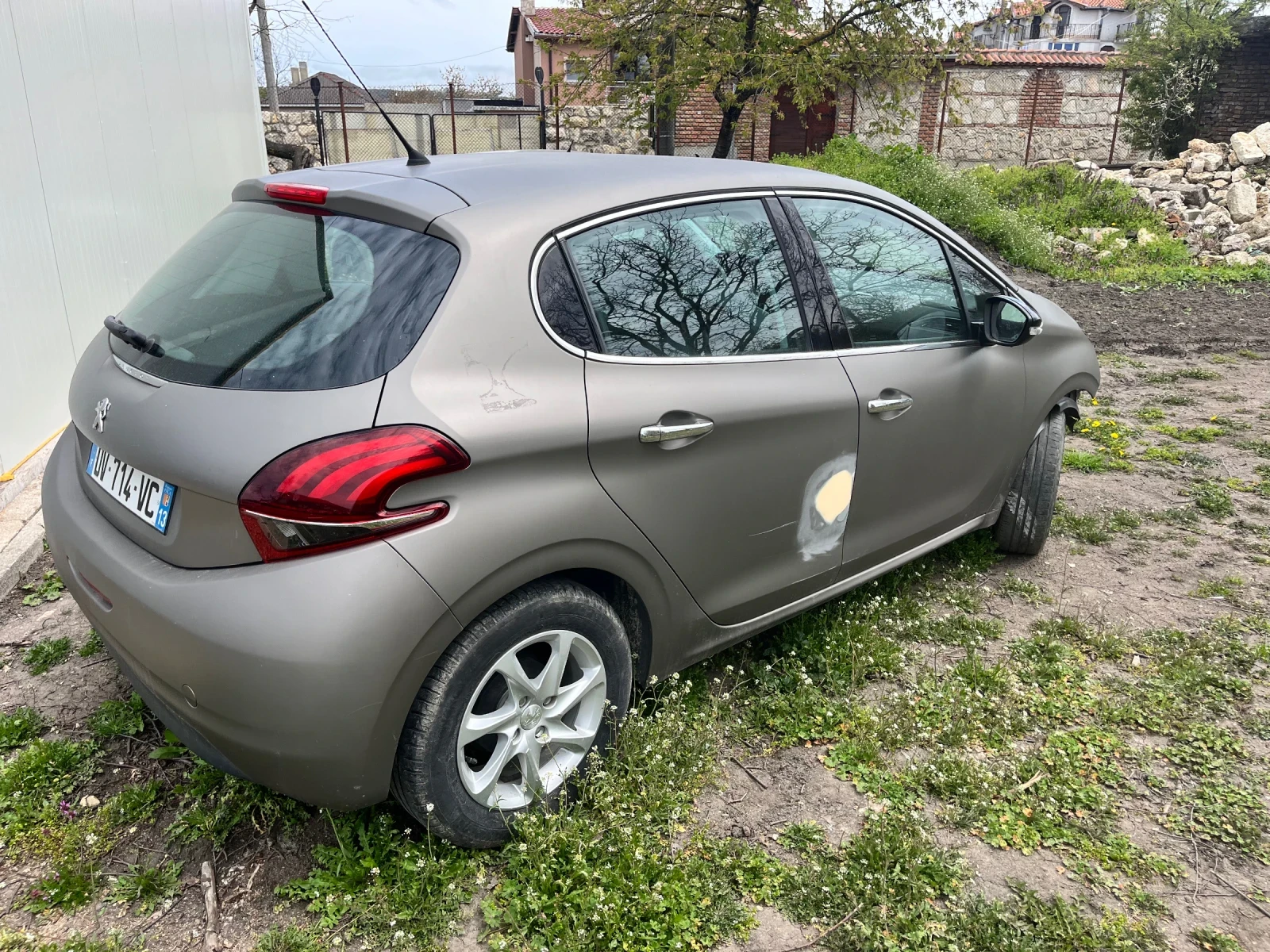 Peugeot 208 1.2 puretech - изображение 2