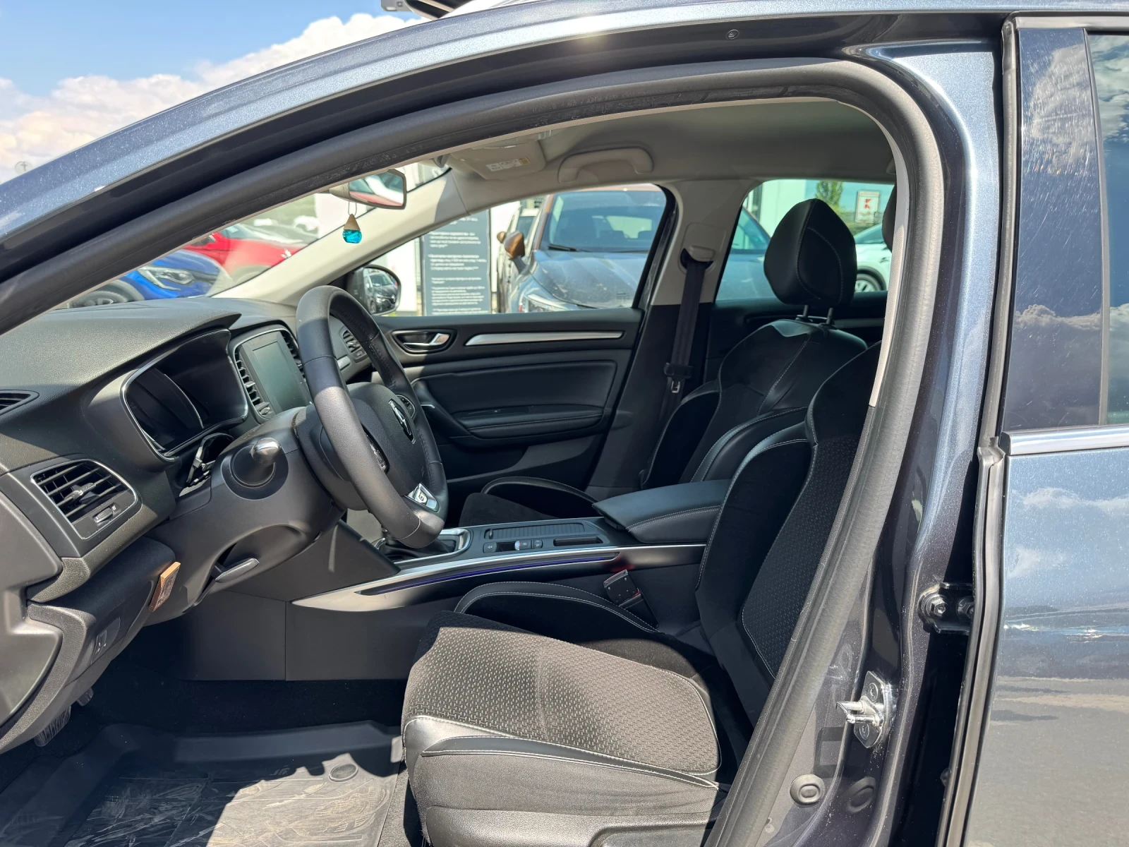 Renault Megane  - изображение 7