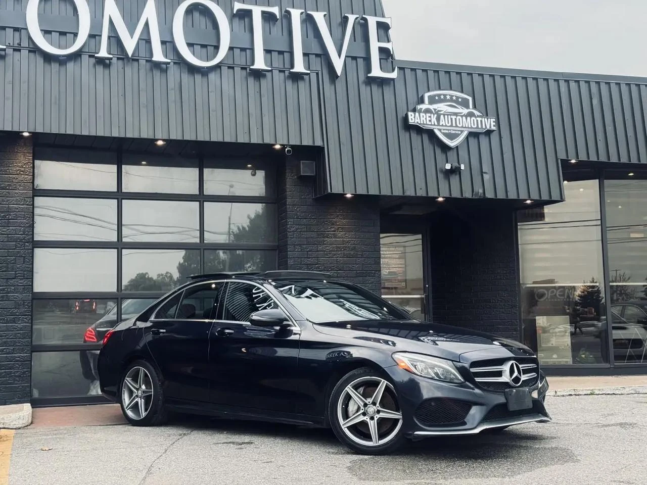 Mercedes-Benz C 300 AMG Пакет* Амбиент* Пано - изображение 2