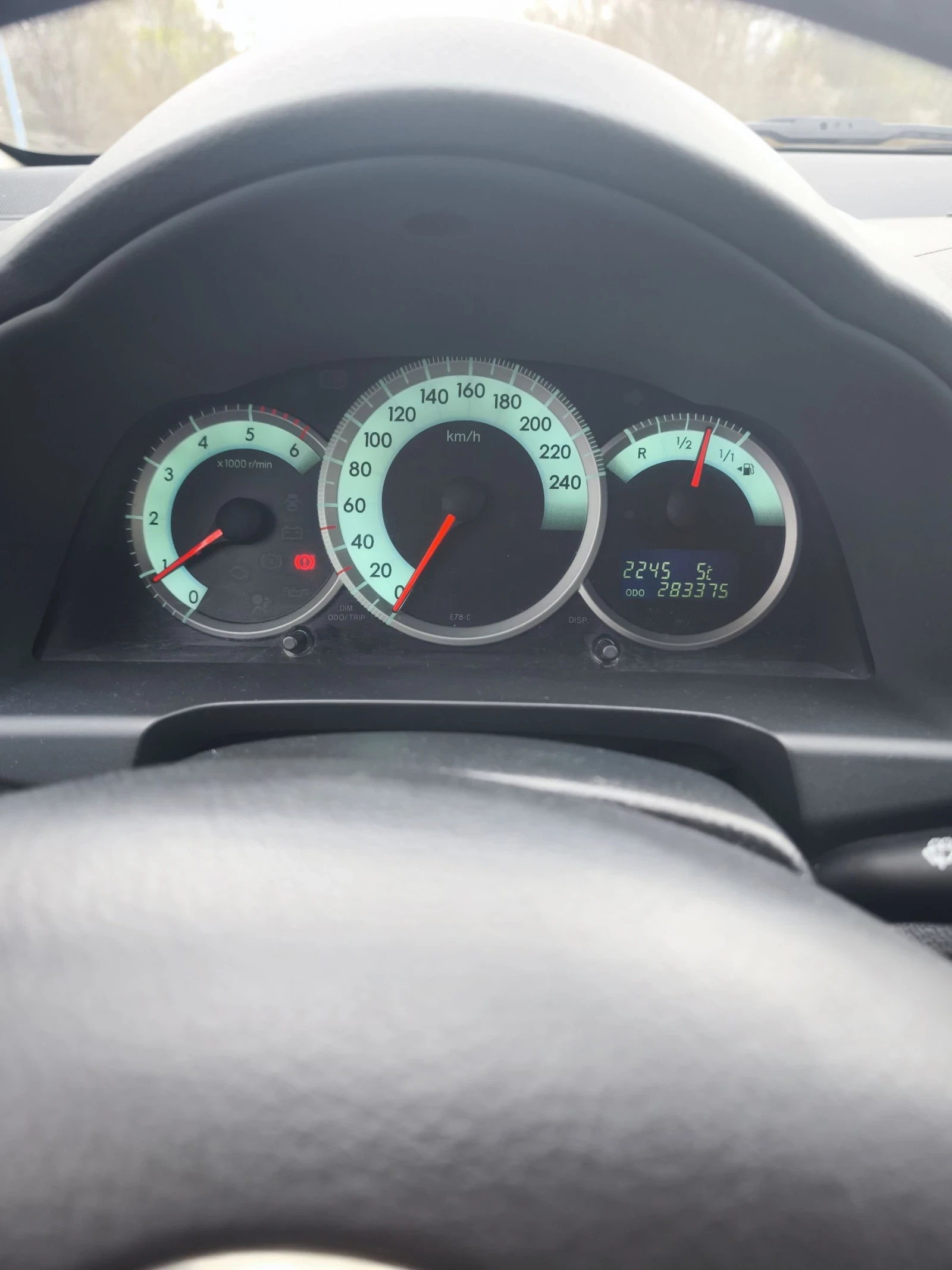 Toyota Corolla verso 2.2 136к.с, снимка 7 - Автомобили и джипове - 53903104