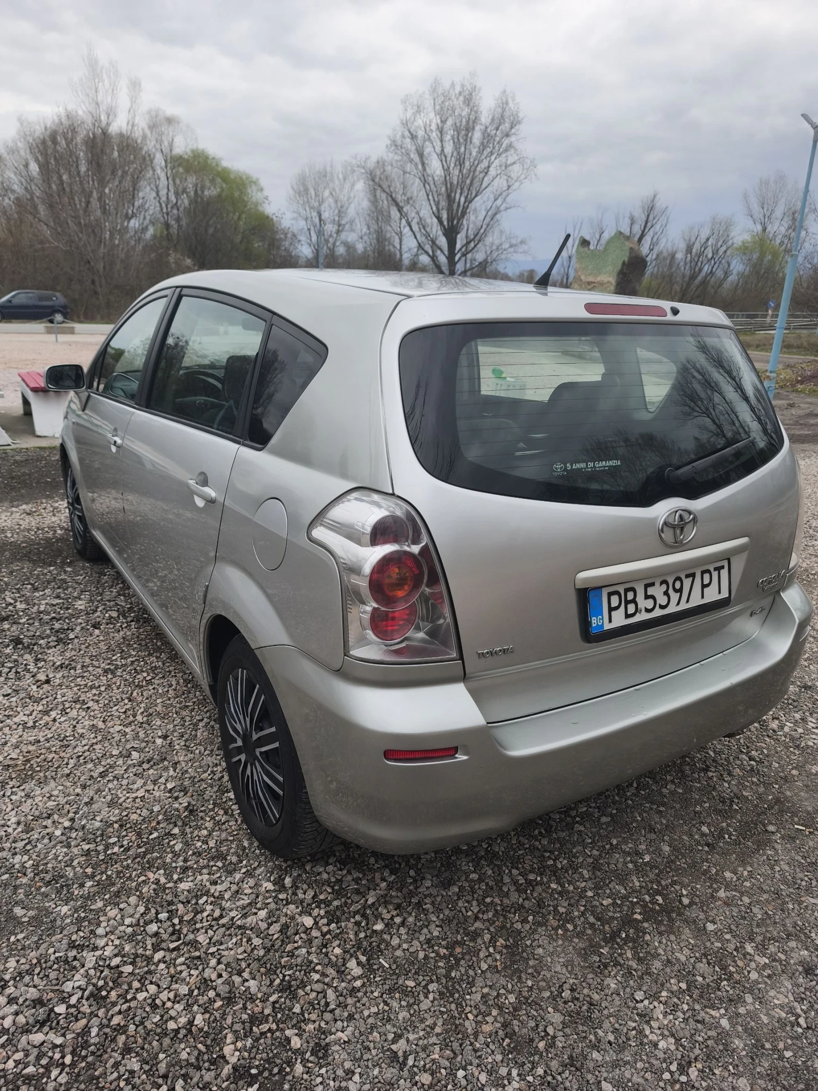 Toyota Corolla verso 2.2 136к.с, снимка 4 - Автомобили и джипове - 53903104