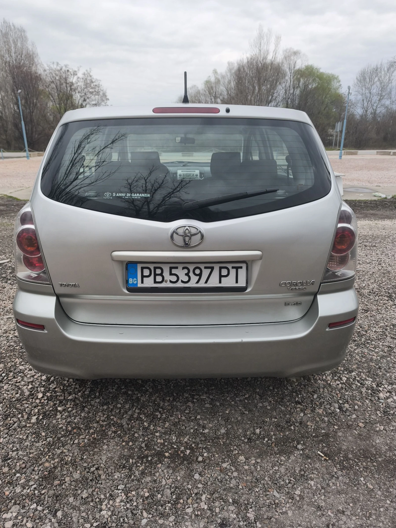 Toyota Corolla verso 2.2 136к.с, снимка 5 - Автомобили и джипове - 53903104