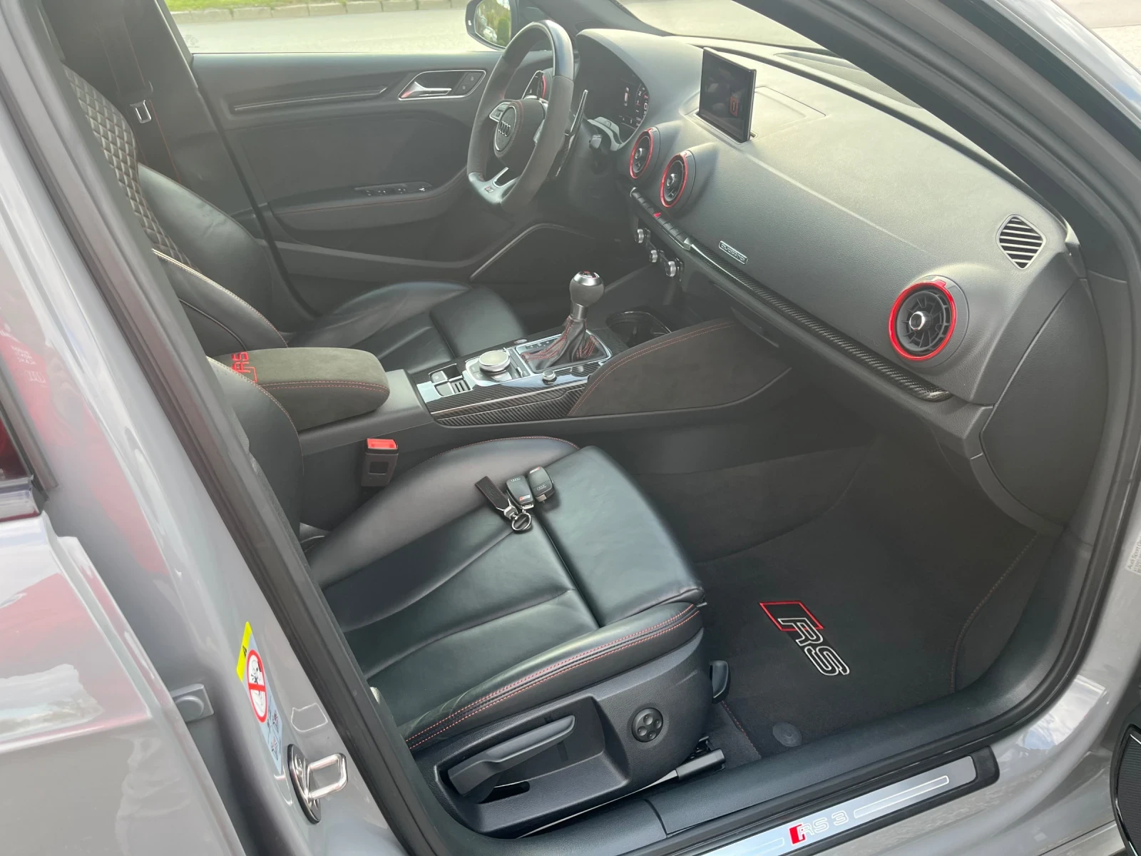 Audi Rs3 RS3 Gold Edition Top, снимка 9 - Автомобили и джипове - 54141874