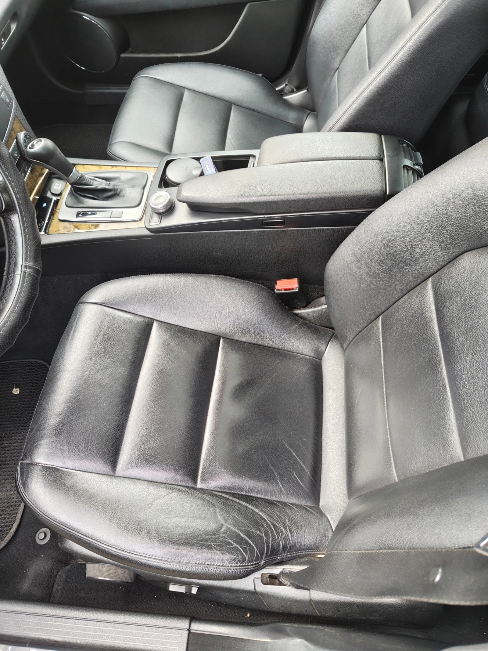 Mercedes-Benz C 320 Avantgard, снимка 11 - Автомобили и джипове - 54226613