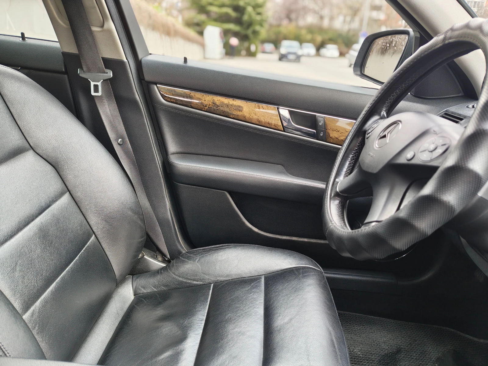 Mercedes-Benz C 320 Avantgard, снимка 13 - Автомобили и джипове - 54226613