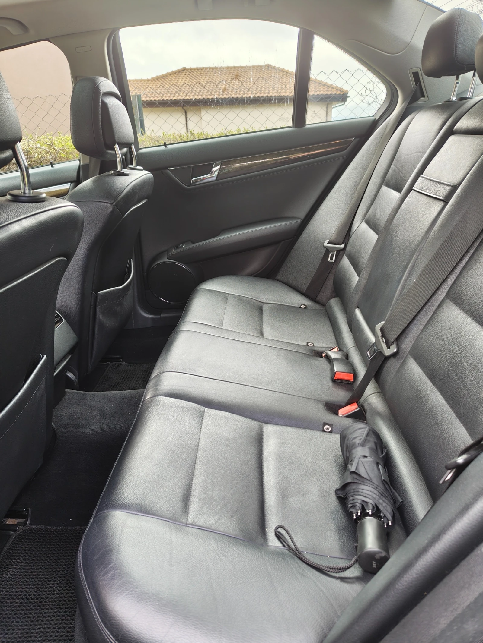 Mercedes-Benz C 320 Avantgard, снимка 10 - Автомобили и джипове - 54226613