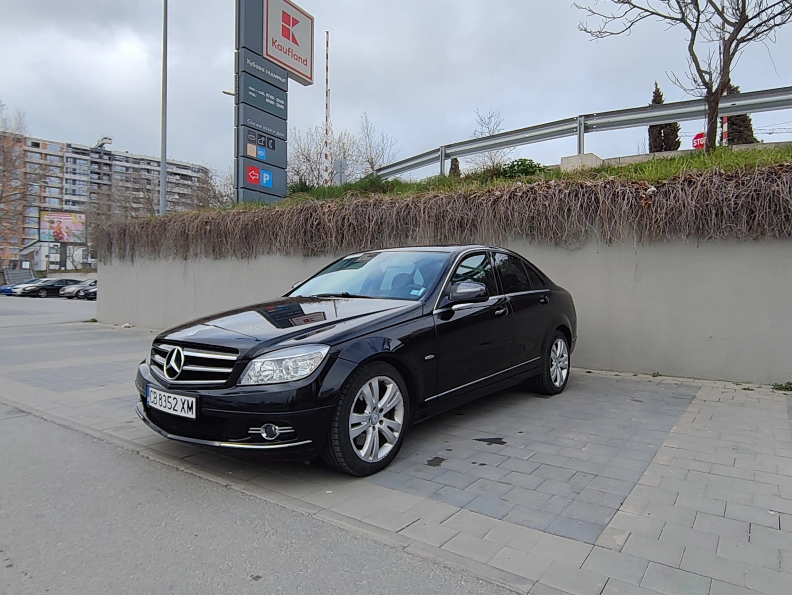 Mercedes-Benz C 320 Avantgard, снимка 6 - Автомобили и джипове - 54226613