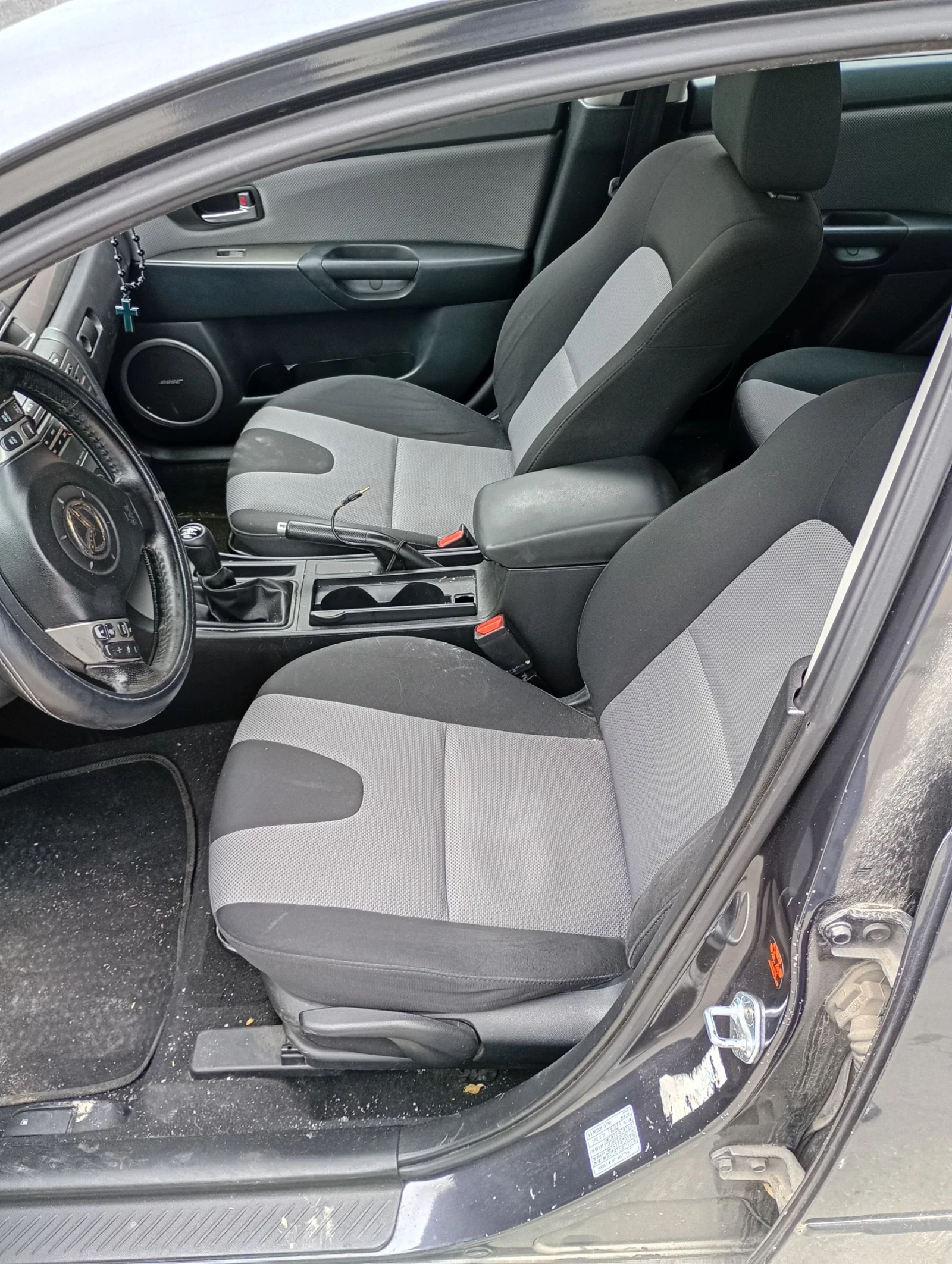 Mazda 3 1.6, снимка 3 - Автомобили и джипове - 54295976