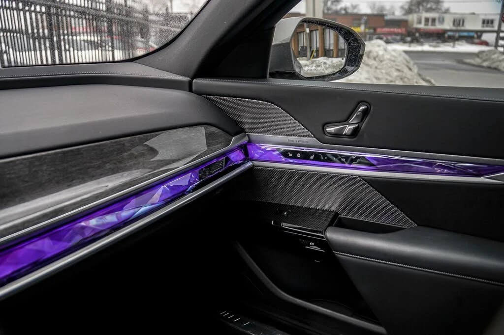 BMW 760 xDrive AWD * NIGHT VISION * 360 * BO&W, снимка 16 - Автомобили и джипове - 54393805
